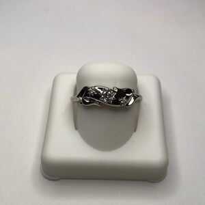 Elegant Silver Women's Ring
